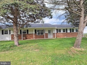 Building Photo - 711 Longs Gap Rd
