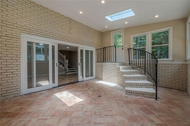 Building Photo - 2151 Zelda Dr NE