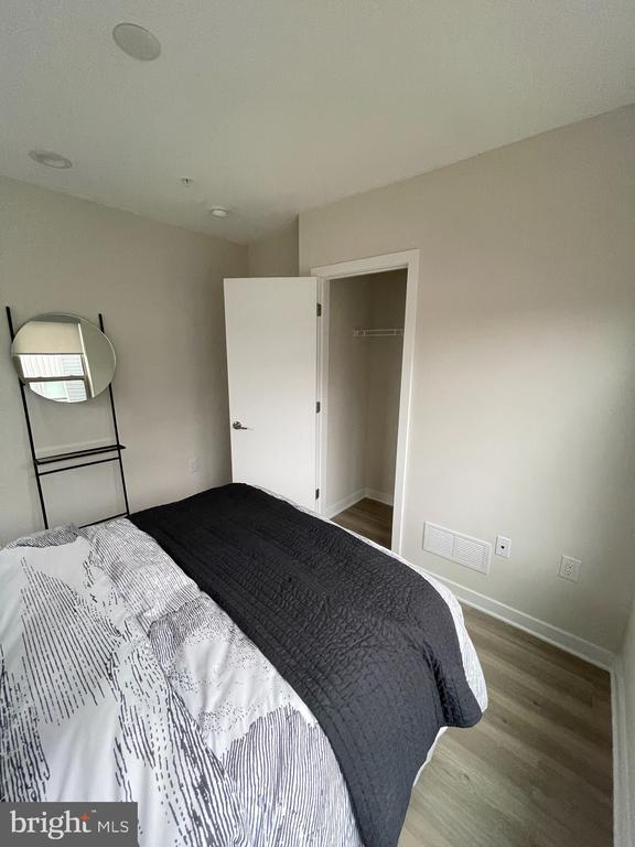 Building Photo - 3125 Beachview Ln