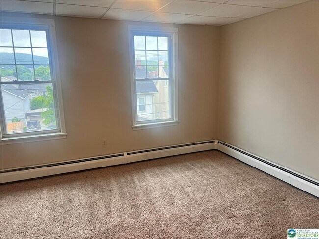 Building Photo - 402 Prospect Ave
