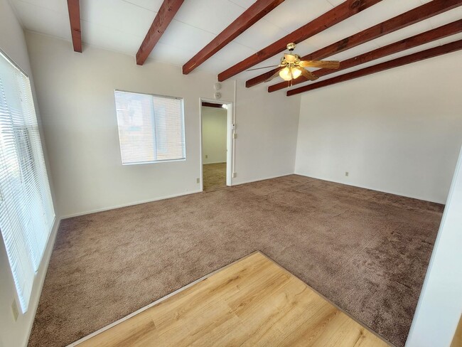 Building Photo - Welcome to your 3 bedroom 2 bath Home!