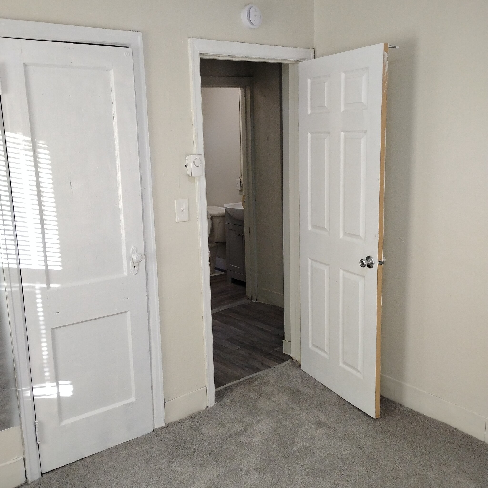 Building Photo - 415 Smith St