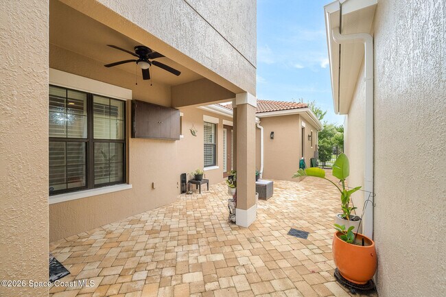 Building Photo - 8870 Napolo Dr