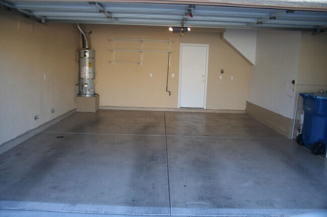 Building Photo - 7115 Quarterhorse Ln