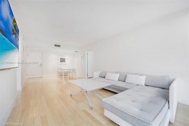 Building Photo - 6801 Collins Ave