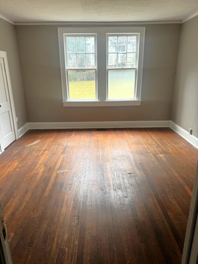 Building Photo - 614 Goodwin Ave