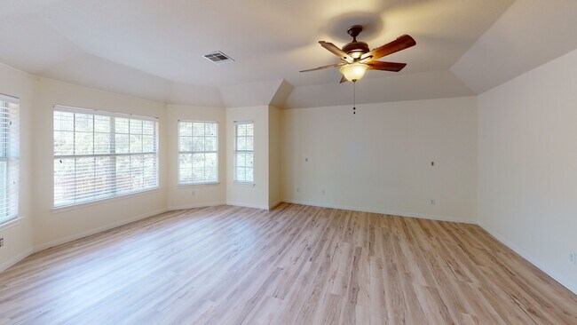 Building Photo - 15224 Calaveras Dr