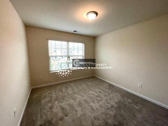 Building Photo - End Unit 3 BR 2.5 BA w/ Garage