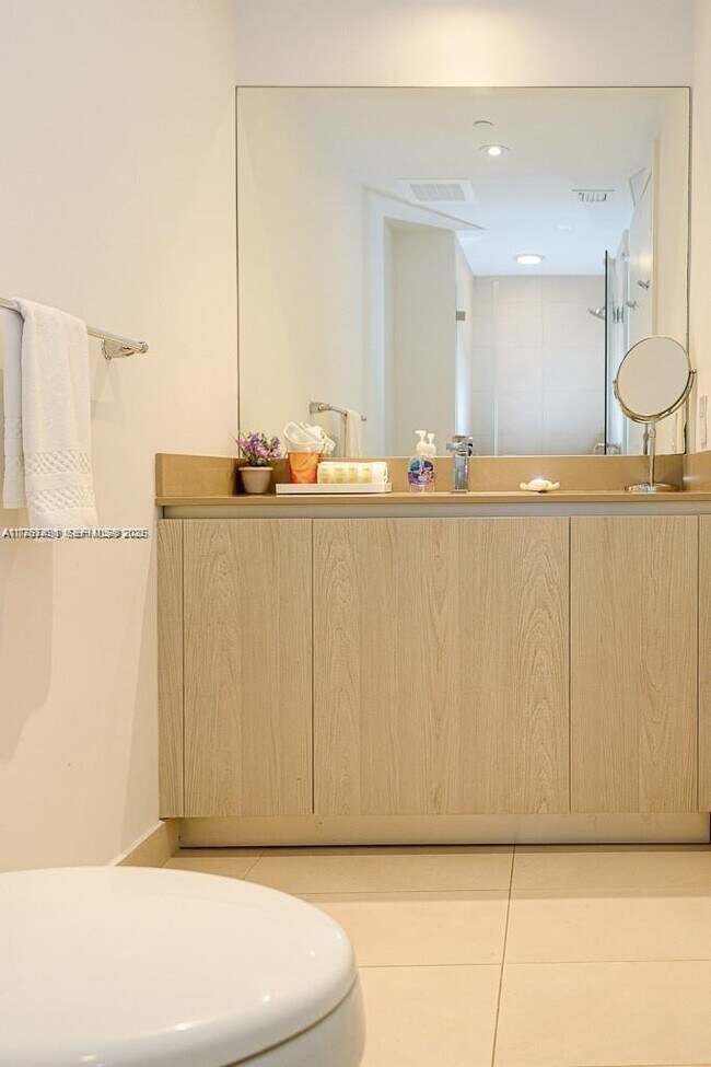 Building Photo - 4111 S Ocean Dr