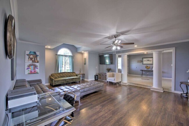 Building Photo - 6447 S Franklin Rd