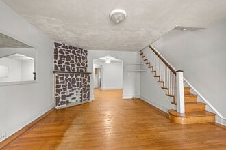 Building Photo - ???UPDATED 3 BEDROOMS AND 1BATH HOME LOCATED IN WEST OAK LANE