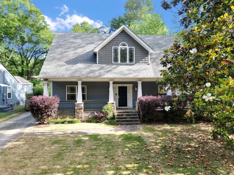 Building Photo - 2038 East Dr
