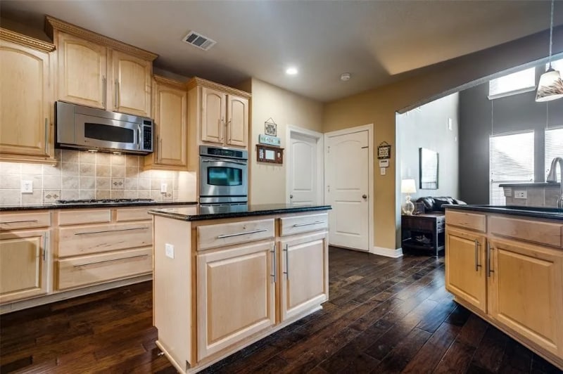 Building Photo - 905 High Meadow Rd