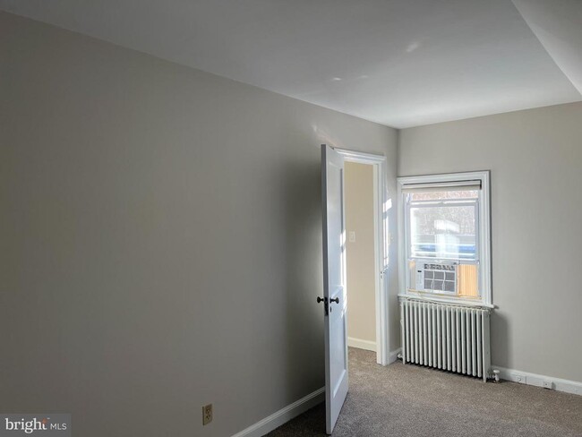 Building Photo - 11 Plainsboro Rd