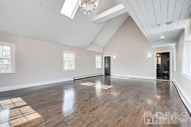 Building Photo - 55 Devon Rd