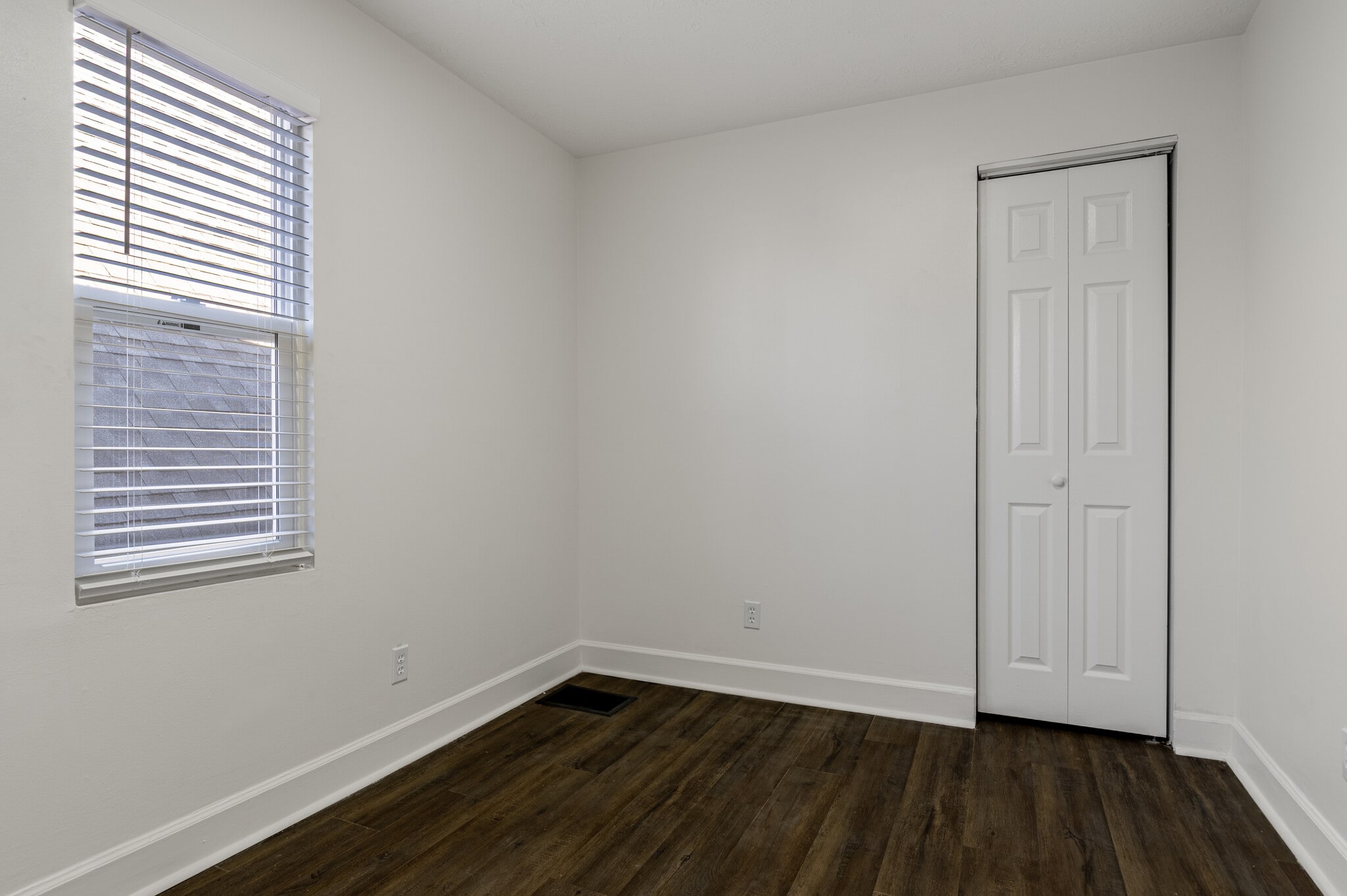 Building Photo - 410 E Beecher St