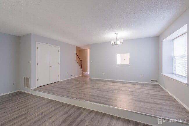 Building Photo - 1101 Doolittle Dr