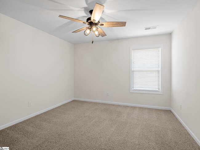 Building Photo - 211 Pollyanna Dr