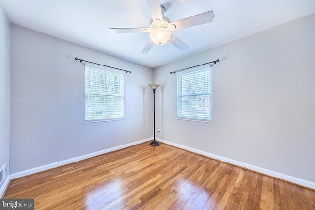 Building Photo - 2319 Riverview Terrace