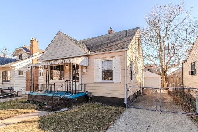 Building Photo - Charming Hazel Park Bungalow with Renovated Kitchen & Fenced Yard