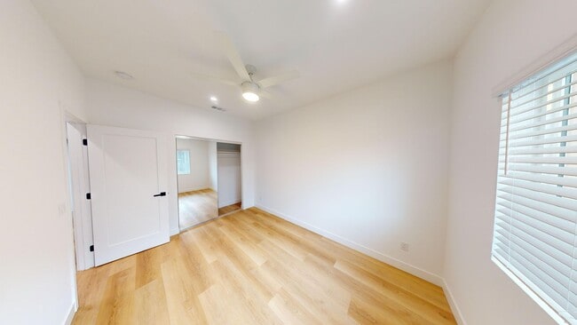 Building Photo - 5339 W Falls View Dr