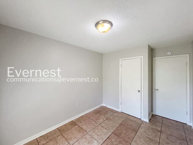 Building Photo - 3 Bed, 1 Bath Home with Fenced Yard and Carport / Pet-friendly / Coming Soon!