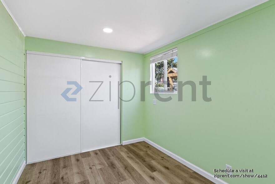 Building Photo - 5210 Sacramento Ave