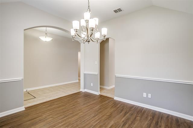 Building Photo - 2692 Lake Ridge Dr