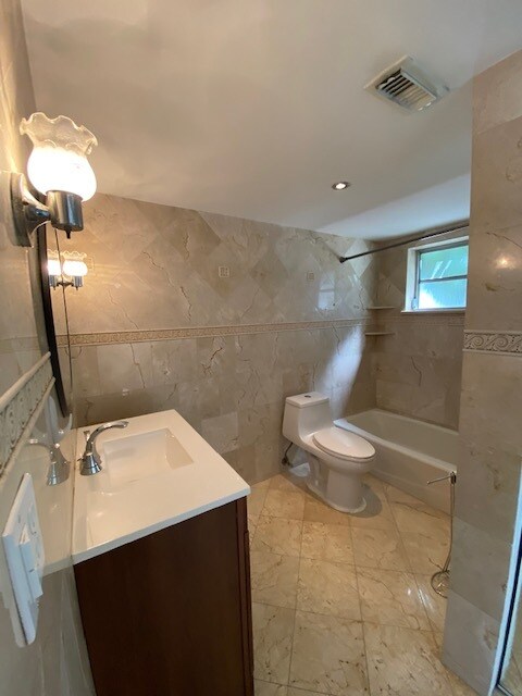 Master Bath w/Marble - 7680 SW 82nd St