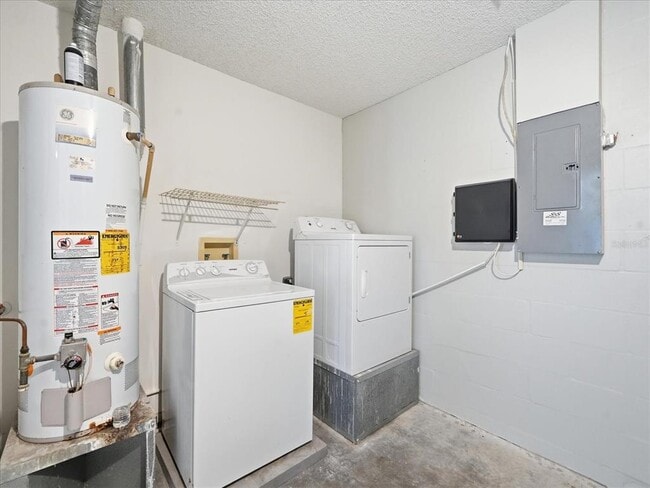 Building Photo - 2480 Sagemont Dr