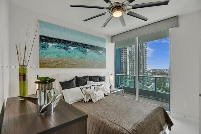 Building Photo - 900 Biscayne Blvd