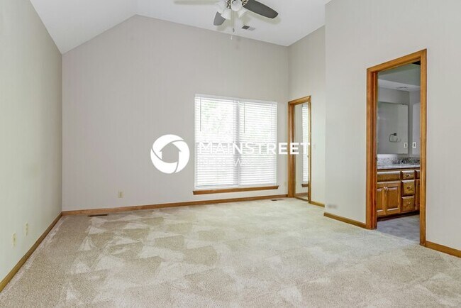 Building Photo - 4 Bedroom Pet-Friendly Home in Olathe, KS ...