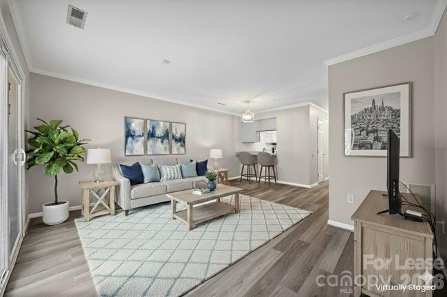 Building Photo - 704 Heritage Pkwy