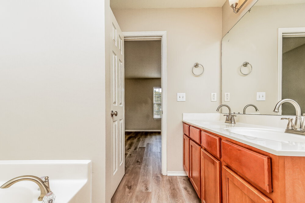 Building Photo - 5457 Thunderidge Drive