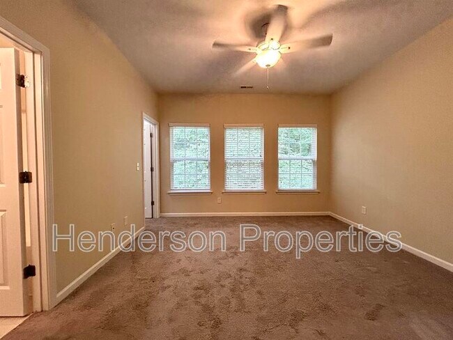 Building Photo - 125 Charterhouse Ln