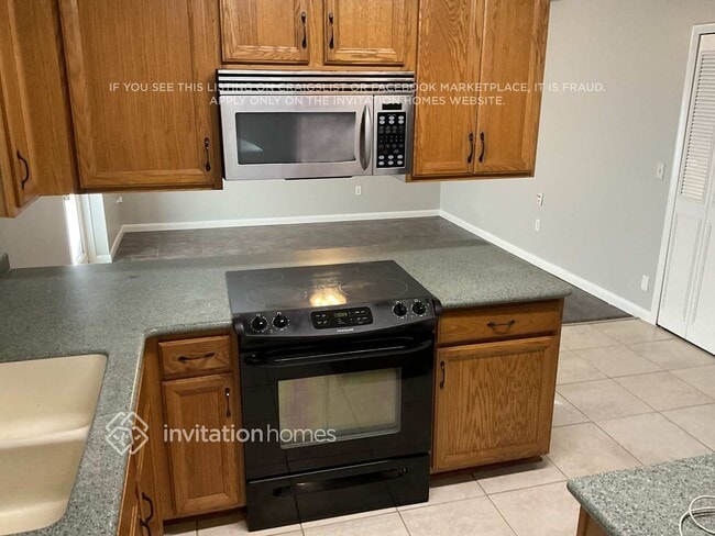 Building Photo - 1648 Raymore St NW