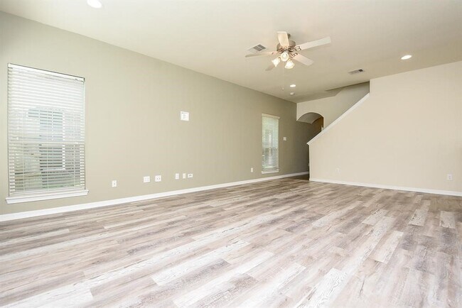 Building Photo - 8908 Clovermist Dr