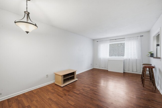 Building Photo - 72 Barrett St