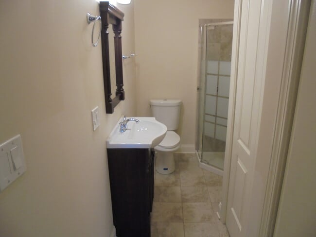 Building Photo - 66 Barrow Dr