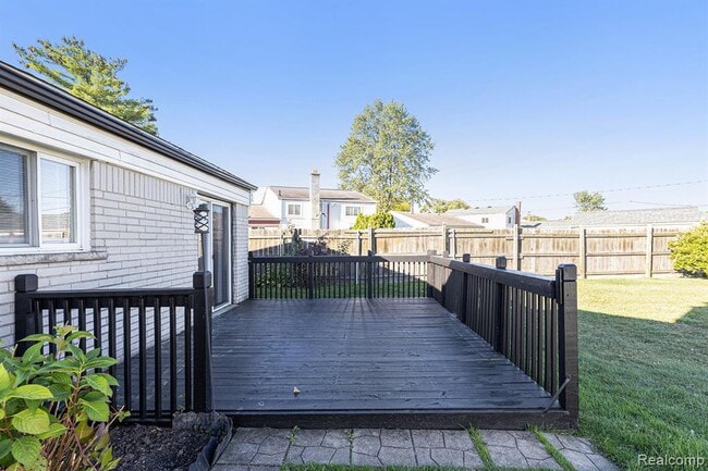 Building Photo - 2719 Pall Mall Dr
