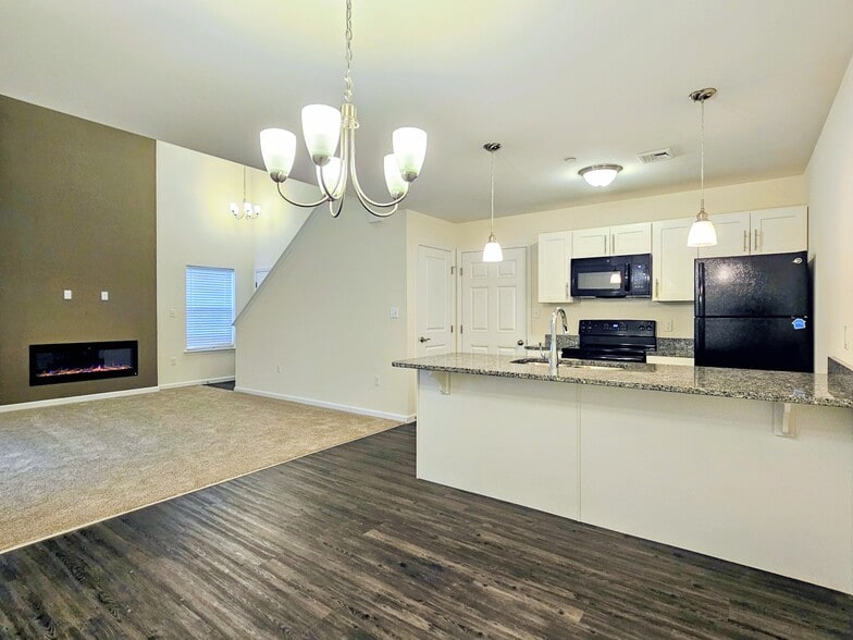 Building Photo - 24 Howard Dr