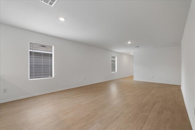Building Photo - 300 Twilight Breeze Wy