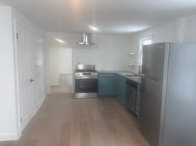 Building Photo - 608 Ridge Rd