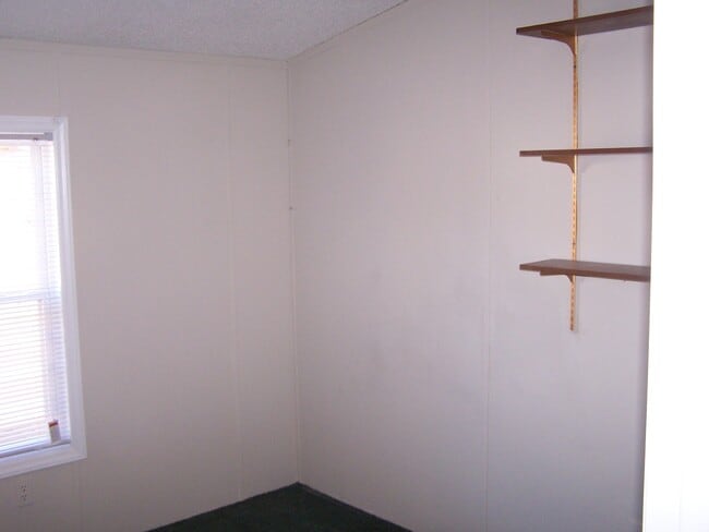 Building Photo - 143 Jordyn Layne Dr