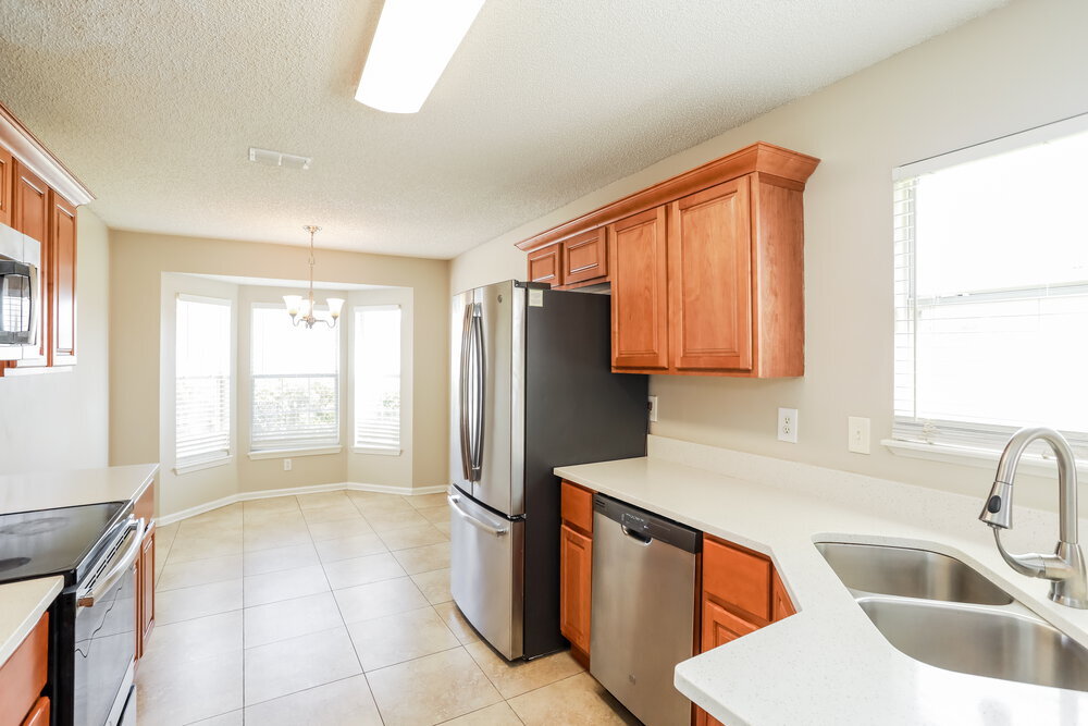 Building Photo - 3233 Chantilly Ct