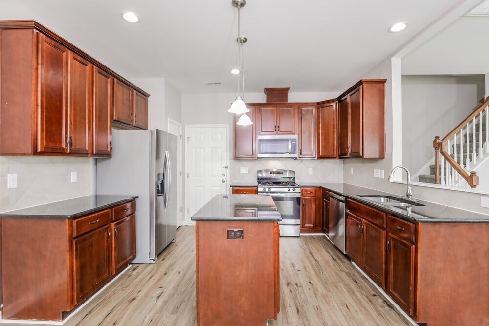 Building Photo - 934 Lakemont Dr