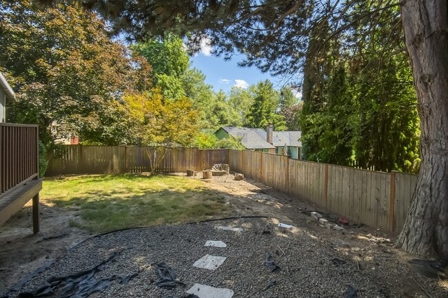 Building Photo - 13920 SW Tennessee Ln