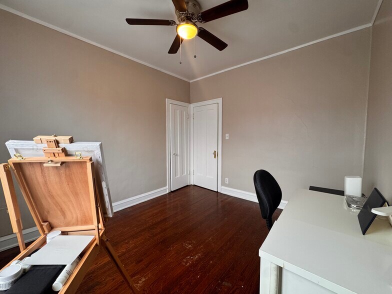 Building Photo - 2833 W 66th St