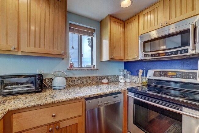 Building Photo - 495 Tramway Dr