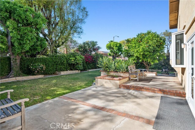 Building Photo - 2 Glorieta E